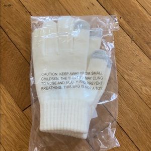 Ivory touchscreen gloves